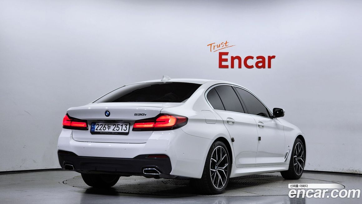 BMW 5-Series 530i M Sport Package, 2023