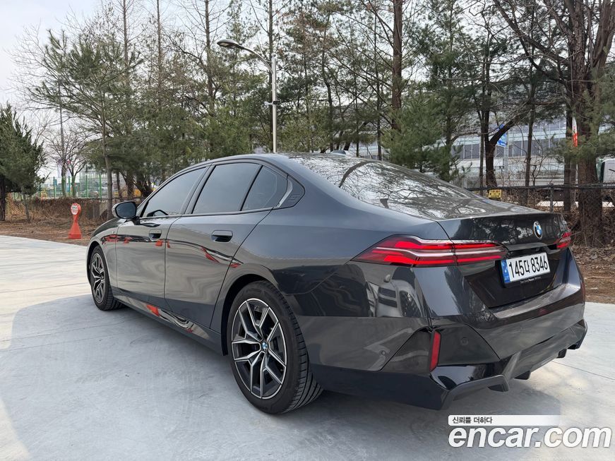 BMW 5-Series 520i M Sport, 2024