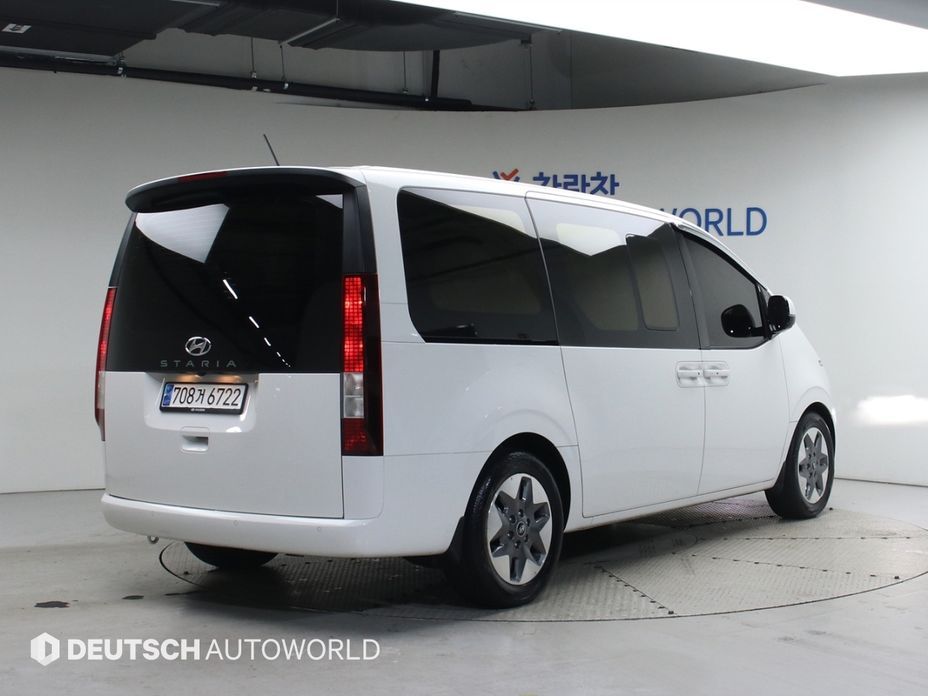 Hyundai Staria Tourer 11-Seater, 2025