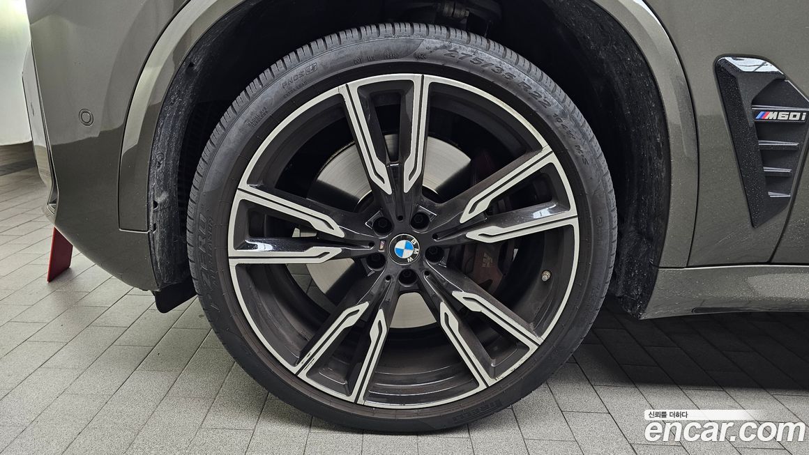 BMW X5 M60i, 2024