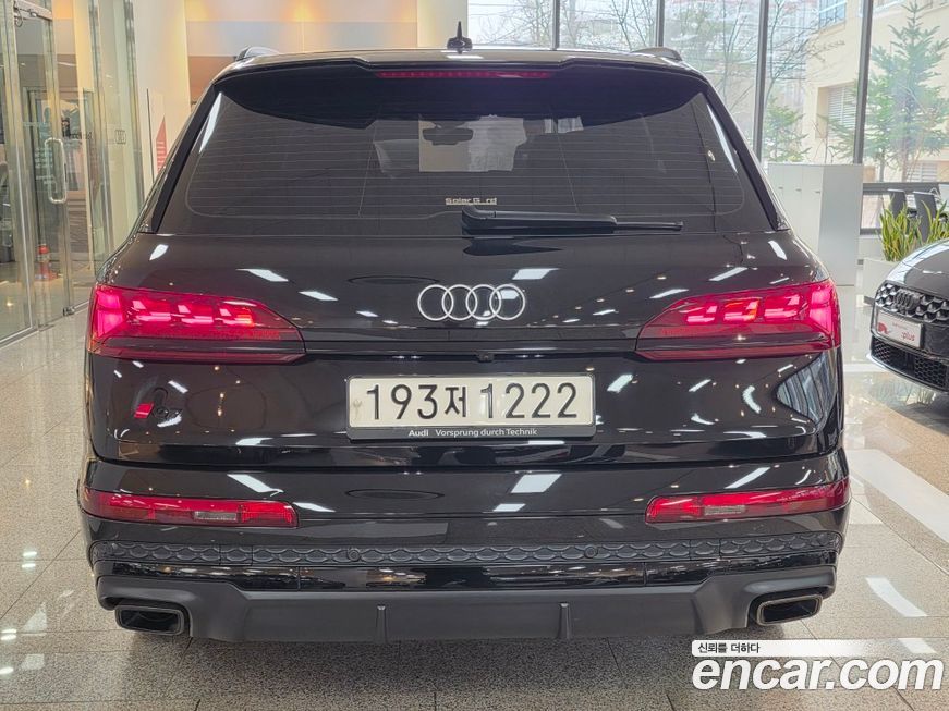 Audi Q7 55 TFSI Quattro Premium, 2025