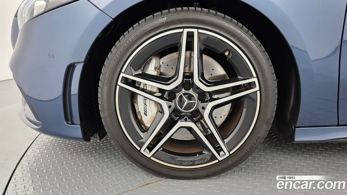 Mercedes-Benz A-Class AMG A35 4MATIC Sedan, 2023