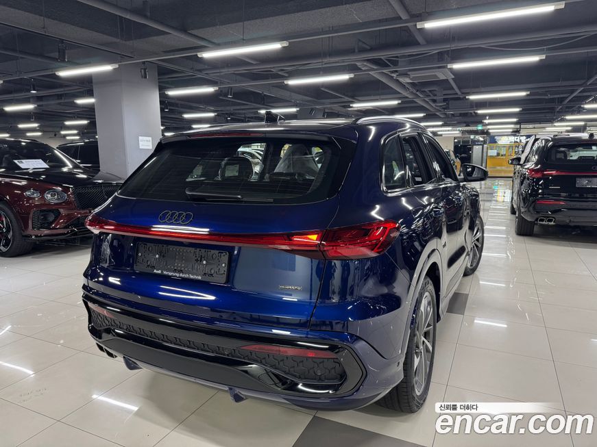 Audi Q5 40 TDI Quattro S Line Black Edition, 2025