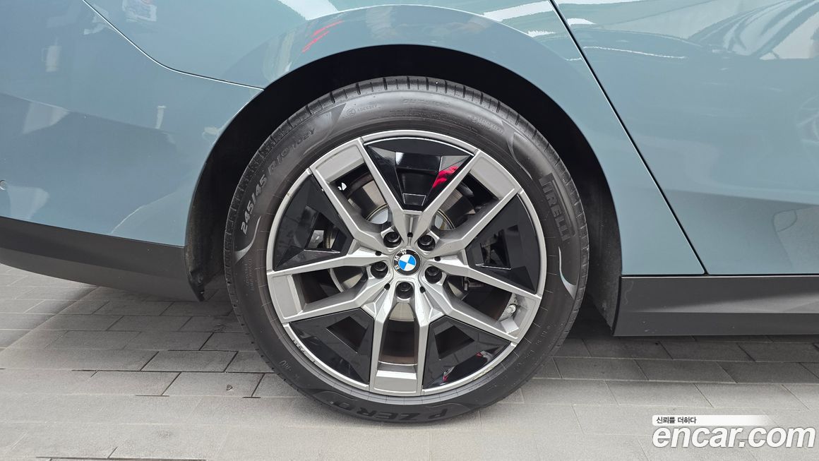 BMW 5-Series 520i, 2024