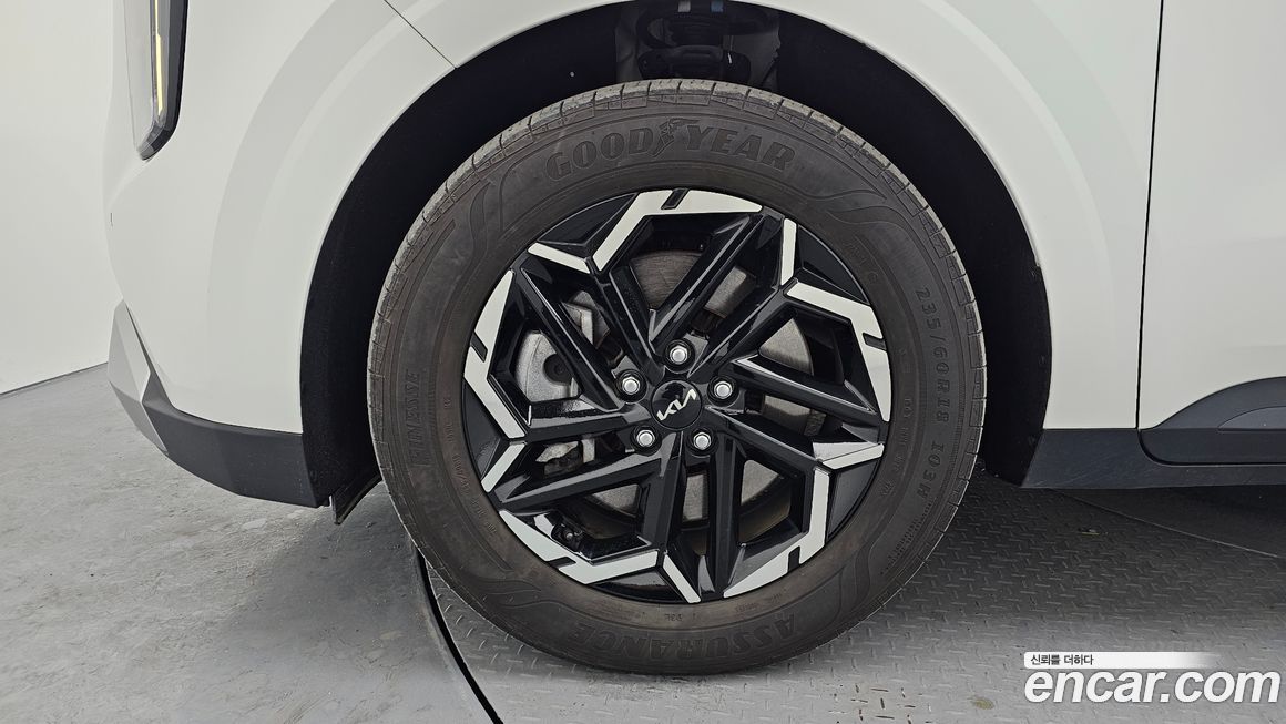 Kia Carnival 9-Seater Prestige, 2024