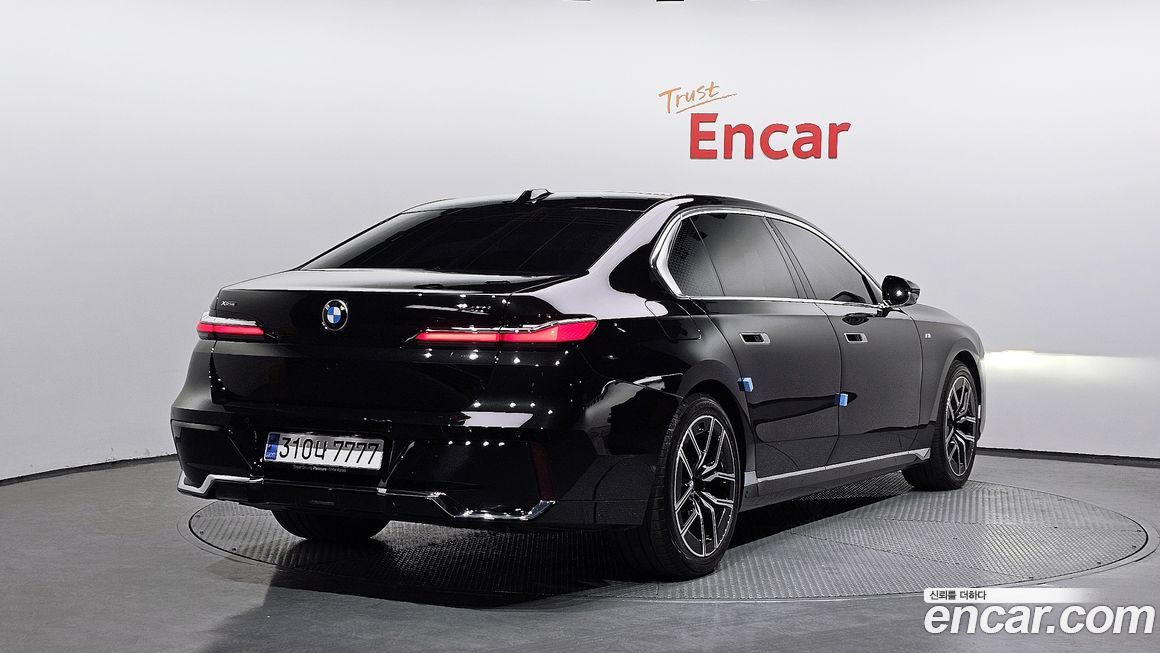 BMW 7-Series 740i xDrive M Sport, 2025