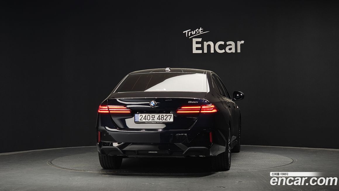 BMW 5-Series 520i M Sport, 2025