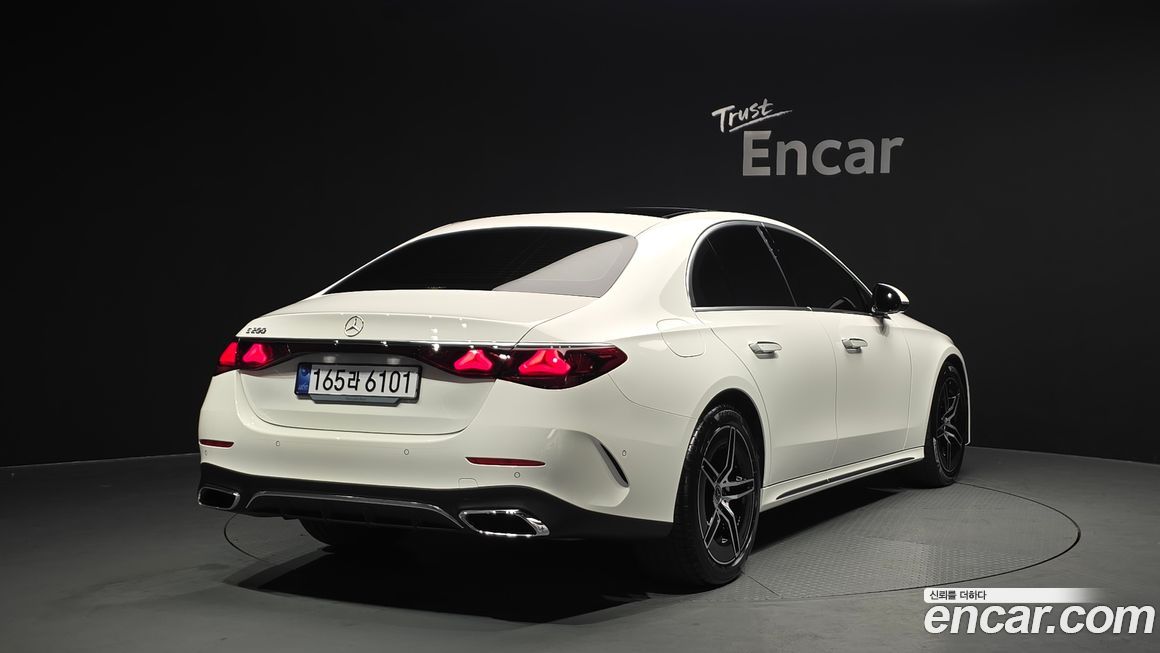 Mercedes-Benz E-Class E200 AMG Line, 2026