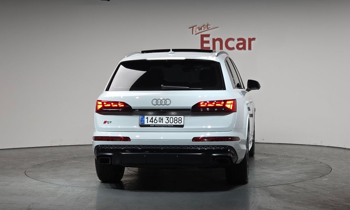 Audi Q7 55 TFSI Quattro Premium, 2025
