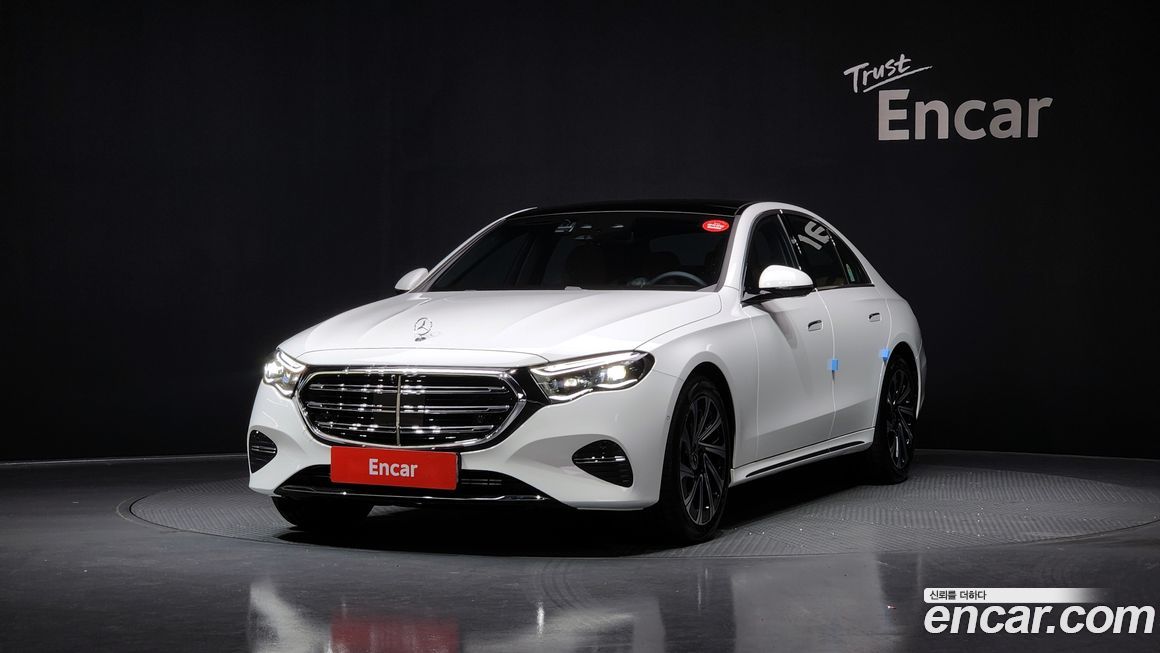 Mercedes-Benz E-Class E300 4MATIC Exclusive, 2026