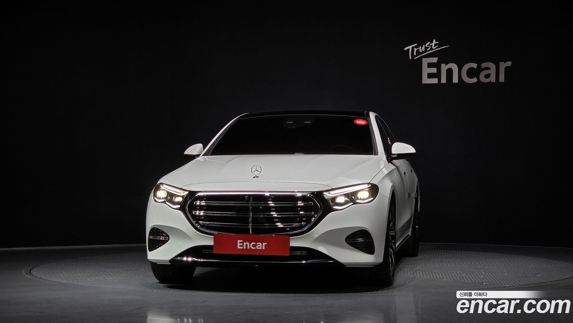 Mercedes-Benz E-Class E300 4MATIC Exclusive, 2025