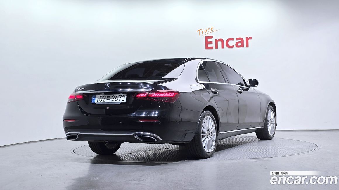 Mercedes-Benz E-Class E220d 4MATIC Exclusive, 2022