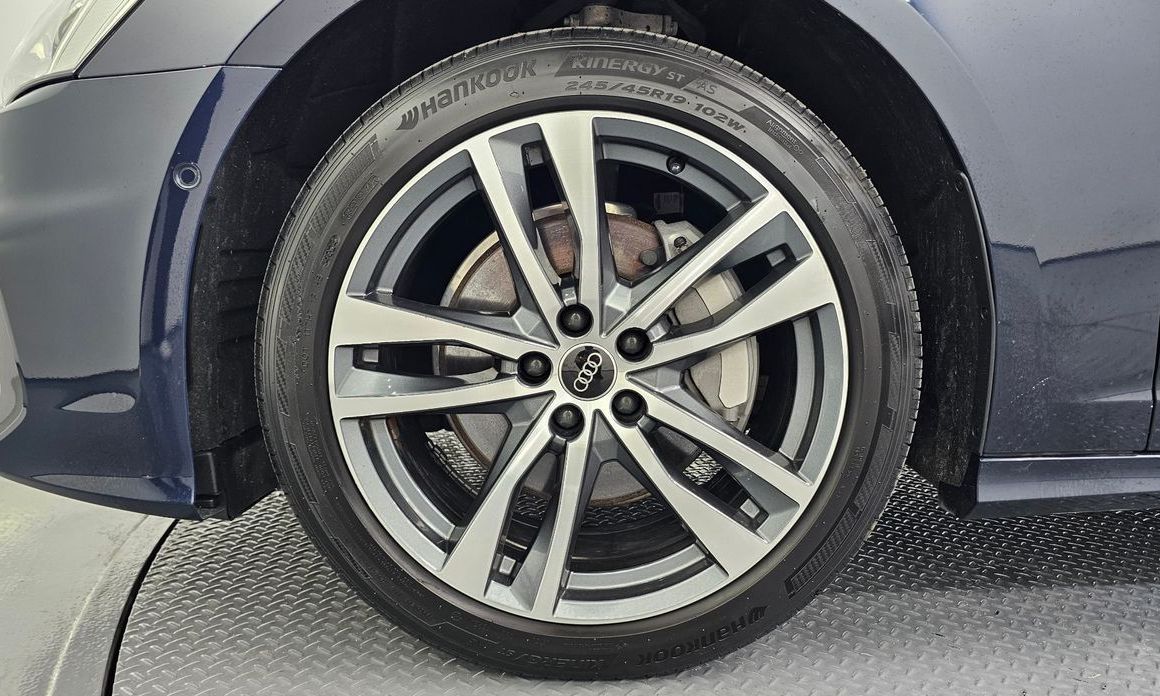 Audi A6 45 TFSI Quattro Premium, 2022