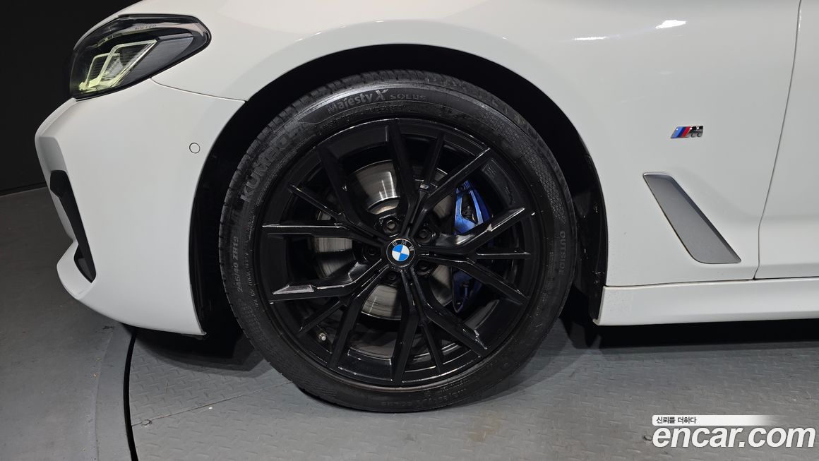 BMW 5-Series 530i M Sport Package, 2022