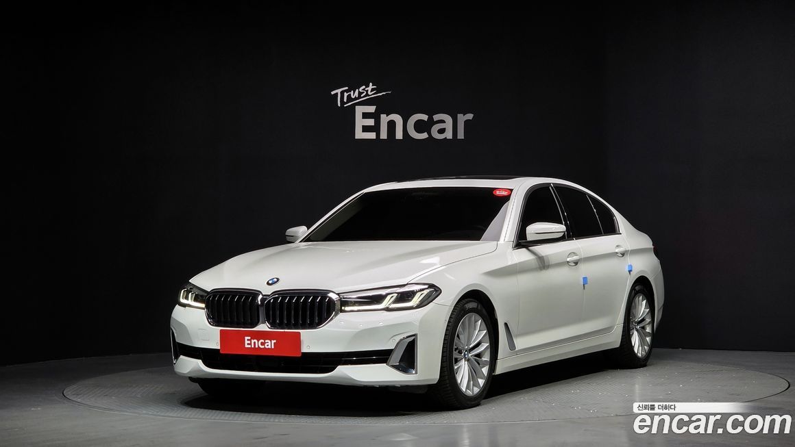 BMW 5-Series 523d Luxury, 2022