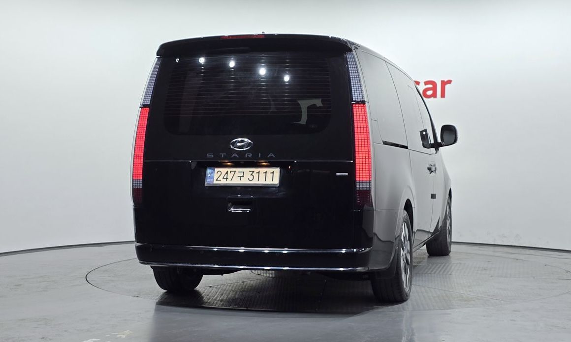 Hyundai Staria 4WD Lounge 9-Seater, 2023