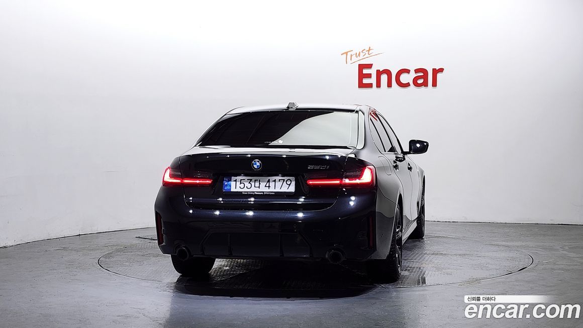 BMW 3-Series 320i M Sport, 2024