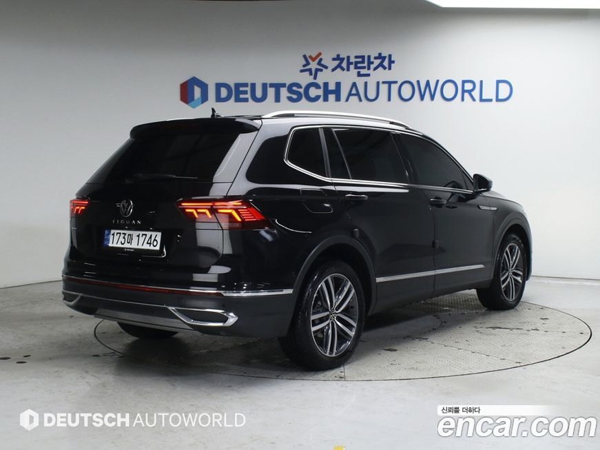 Volkswagen Tiguan 2.0 TSI Prestige, 2024
