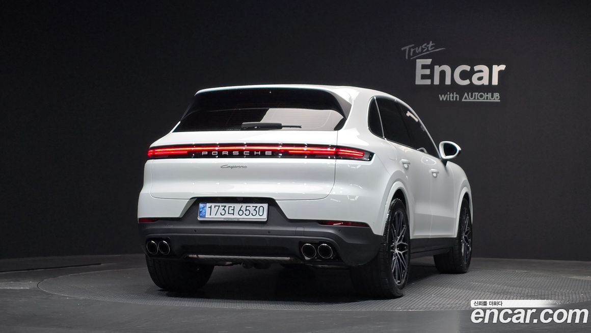 Porsche Cayenne 3.0, 2024