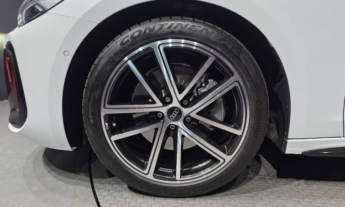 Audi A5 45 TFSI Quattro S Line, 2025