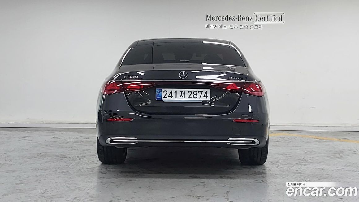 Mercedes-Benz E-Class E300 4MATIC Exclusive, 2025