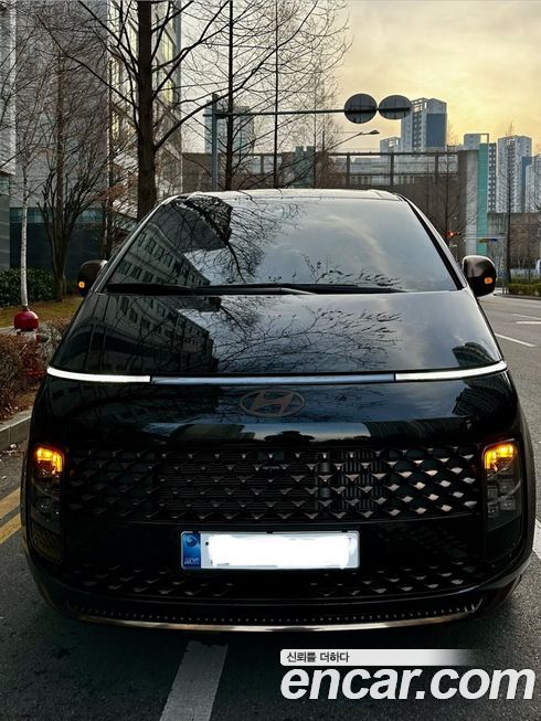 Hyundai Staria Lounge 9-Seater, 2025