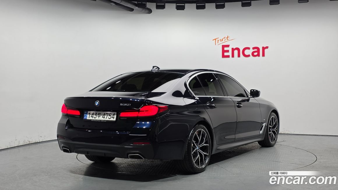 BMW 5-Series 530i M Sport Package, 2023