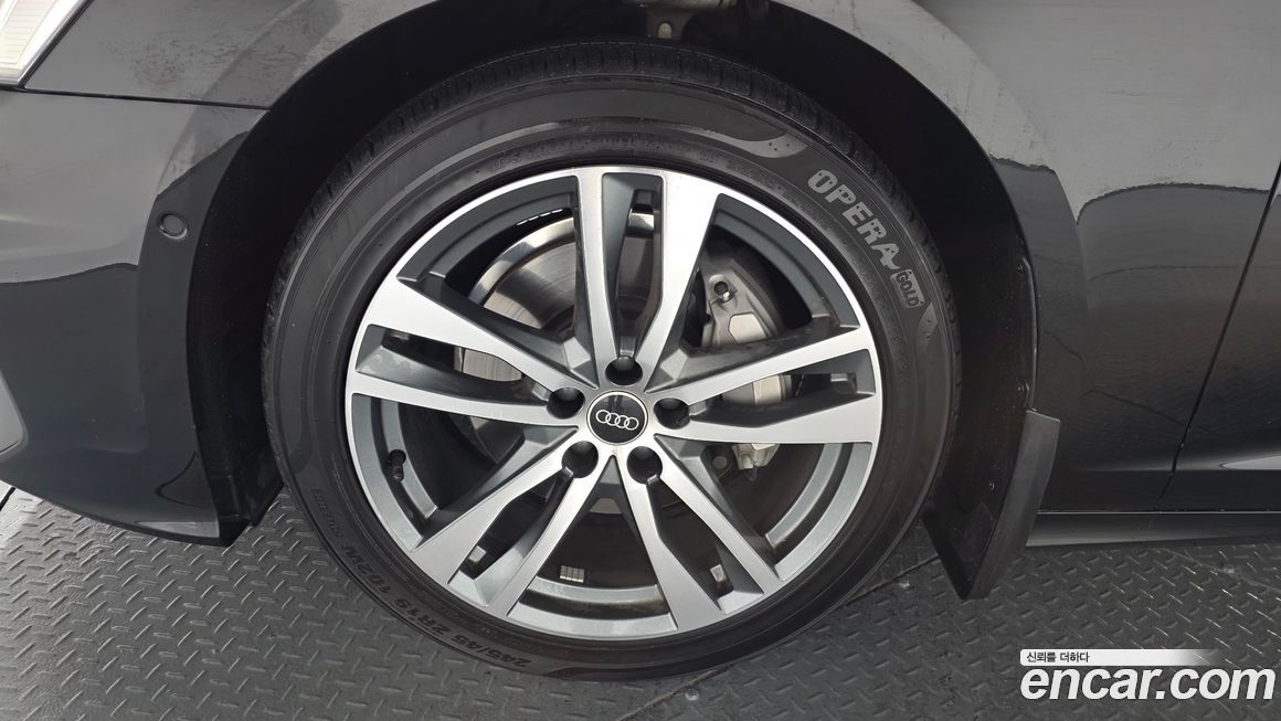 Audi A6 45 TFSI Quattro Premium, 2022