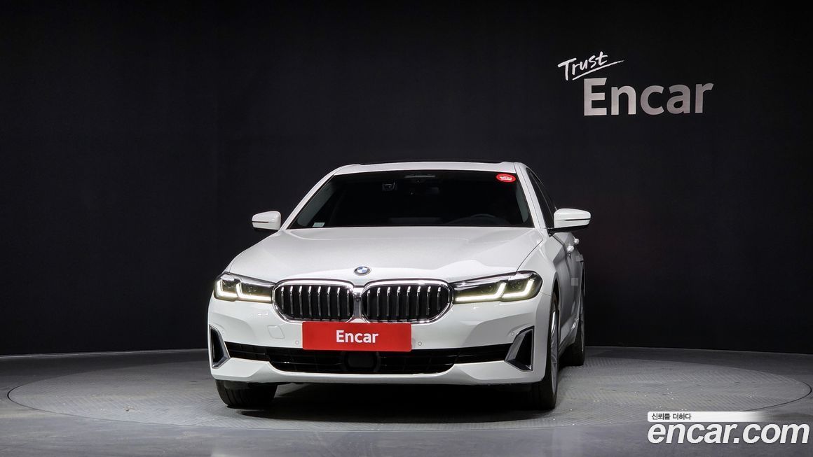 BMW 5-Series 530i Luxury, 2023