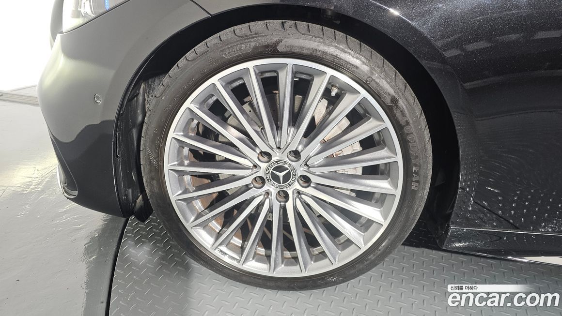 Mercedes-Benz C-Class C300 4MATIC AMG Line, 2023