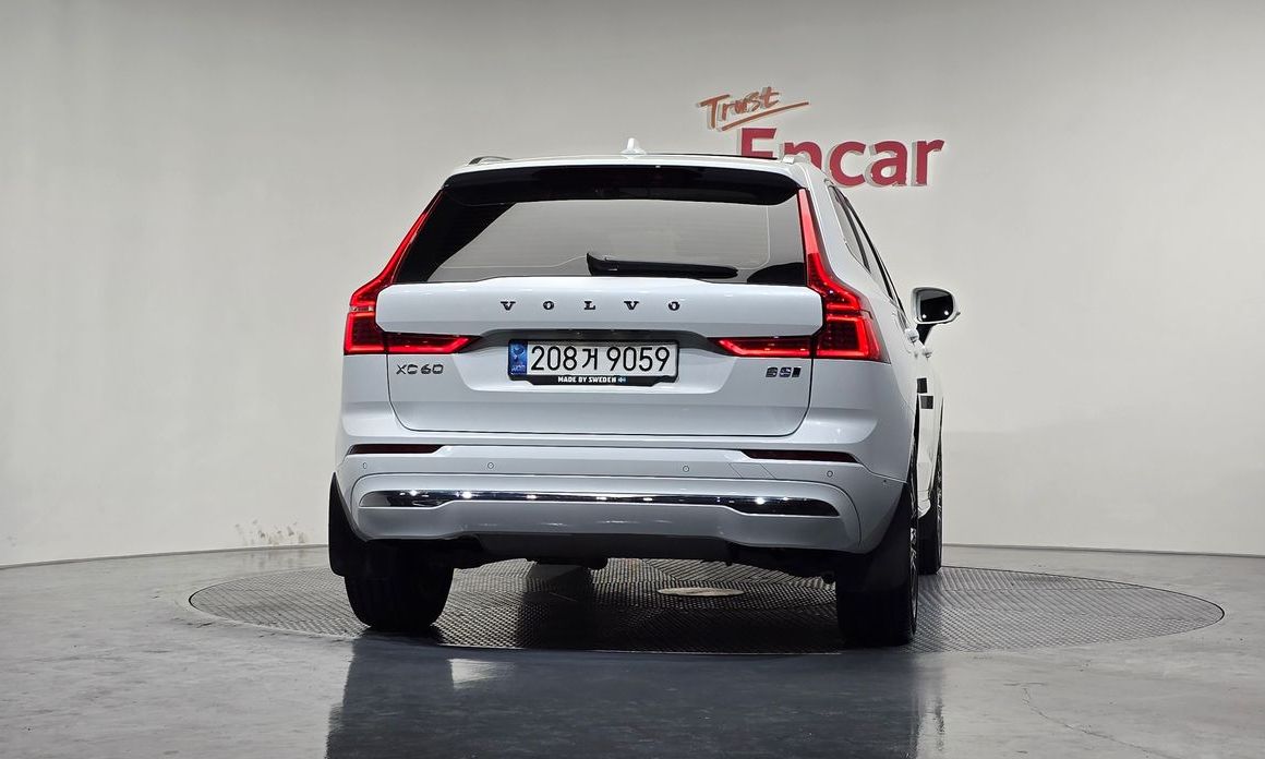 Volvo XC60 B5 Inscription, 2022