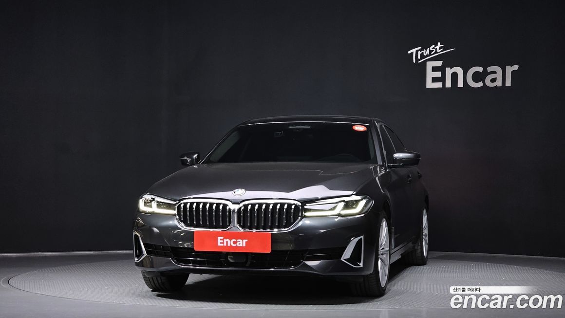 BMW 5-Series 530i xDrive Luxury, 2023