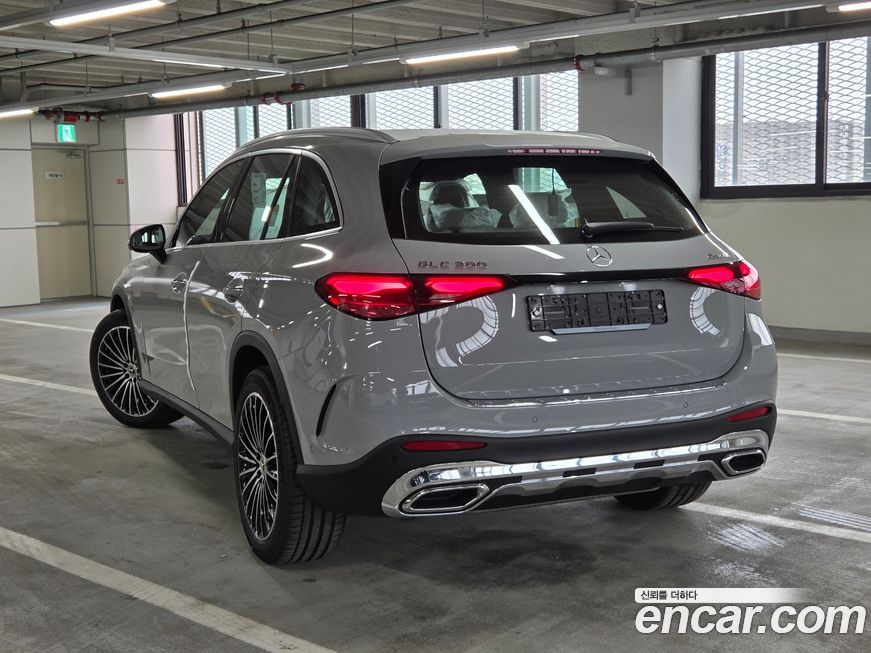 Mercedes-Benz GLC-Class GLC300 4MATIC AMG Line, 2026