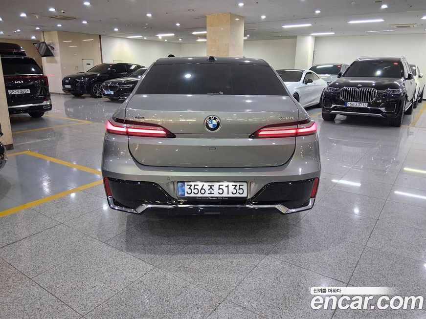 BMW 7-Series 740i xDrive M Sport, 2025