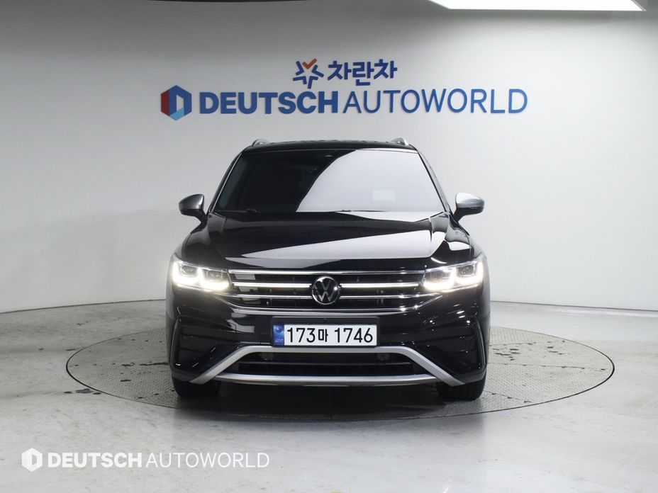 Volkswagen Tiguan 2.0 TSI Prestige, 2024
