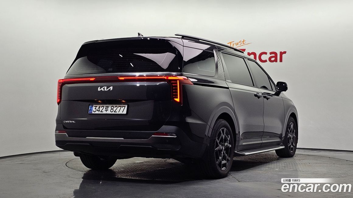 Kia Carnival 9-Seater Gravity, 2024