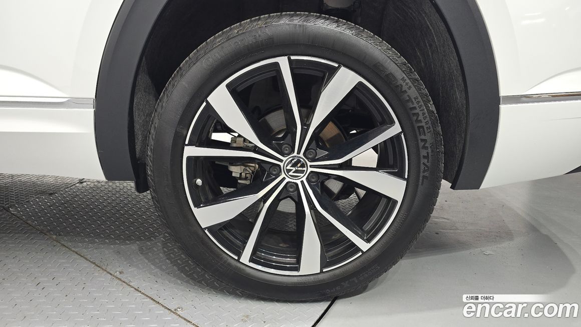 Volkswagen Atlas 2.0 TSI R-LINE 6-Seater, 2025