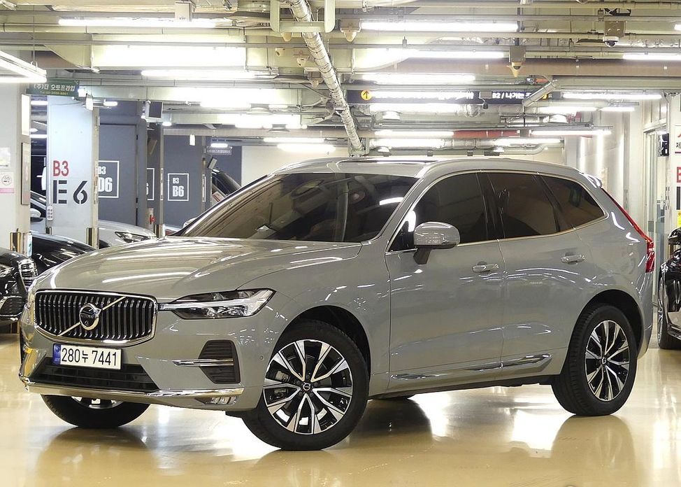 Volvo XC60 B5 Ultimate Bright, 2024