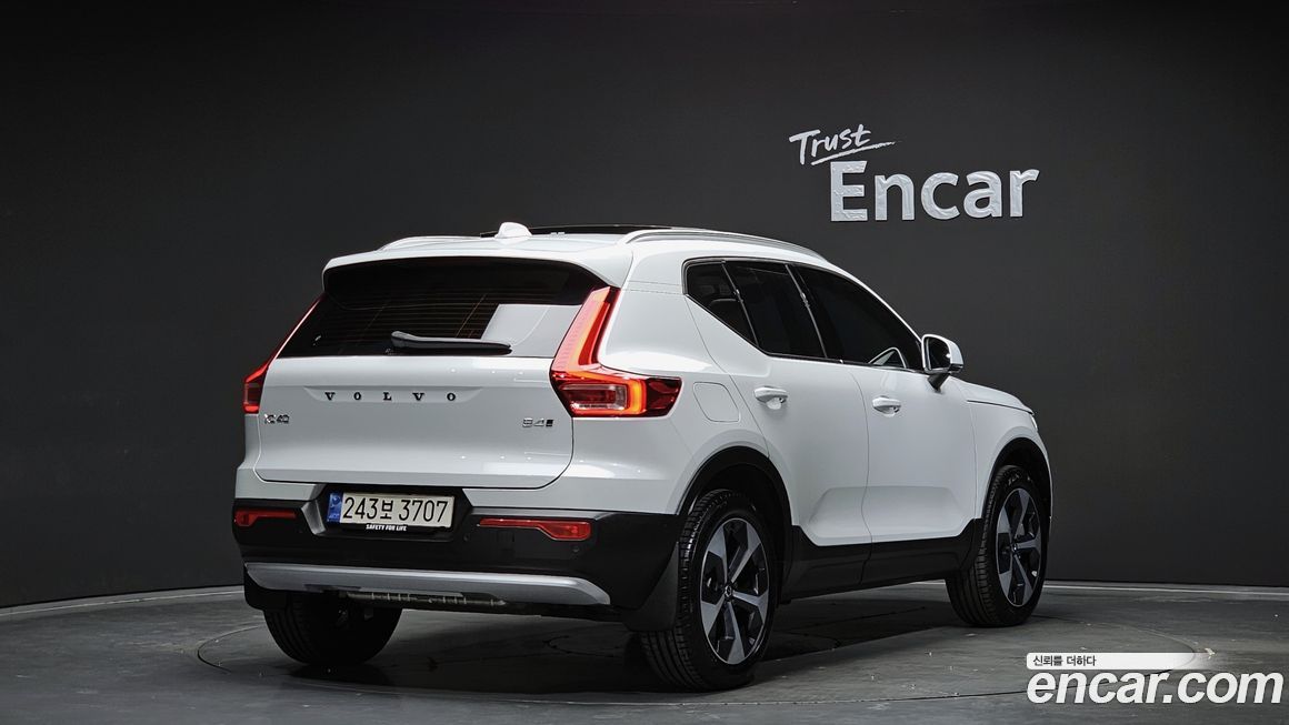 Volvo XC40 B4 Ultimate Bright, 2024
