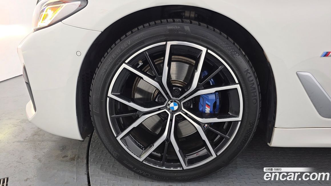 BMW 5-Series 530i M Sport Package, 2022
