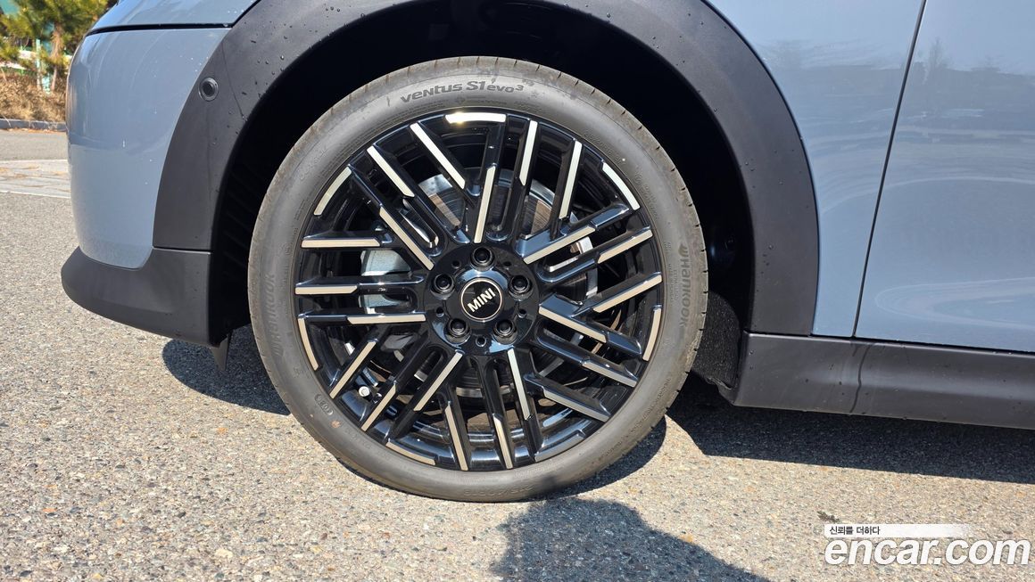 Mini Cooper Convertible Favoured, 2025