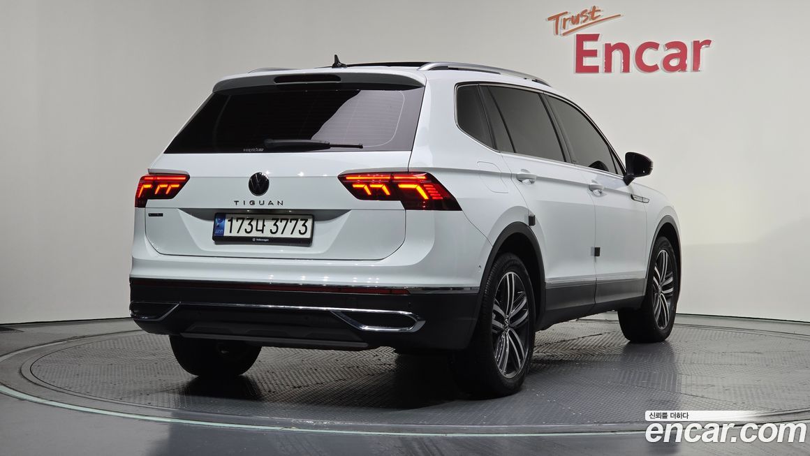 Volkswagen Tiguan 2.0 TSI Prestige, 2023