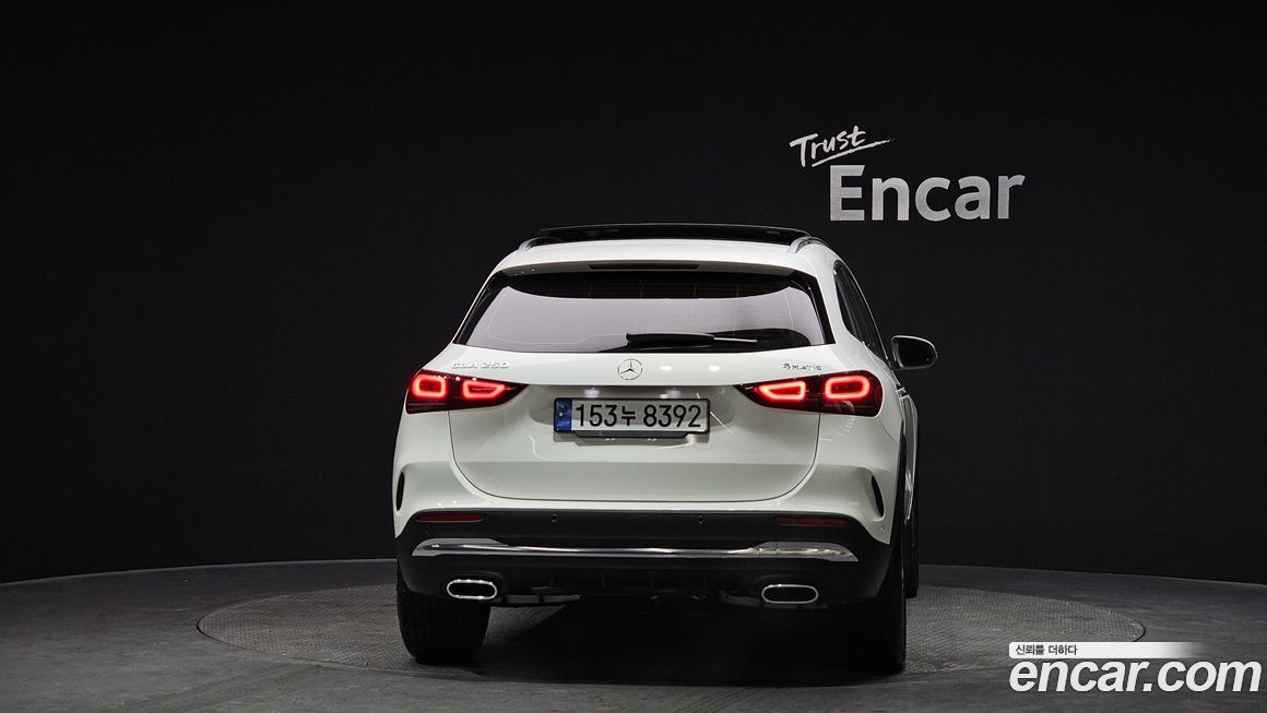 Mercedes-Benz GLA-Class GLA250 4MATIC, 2023
