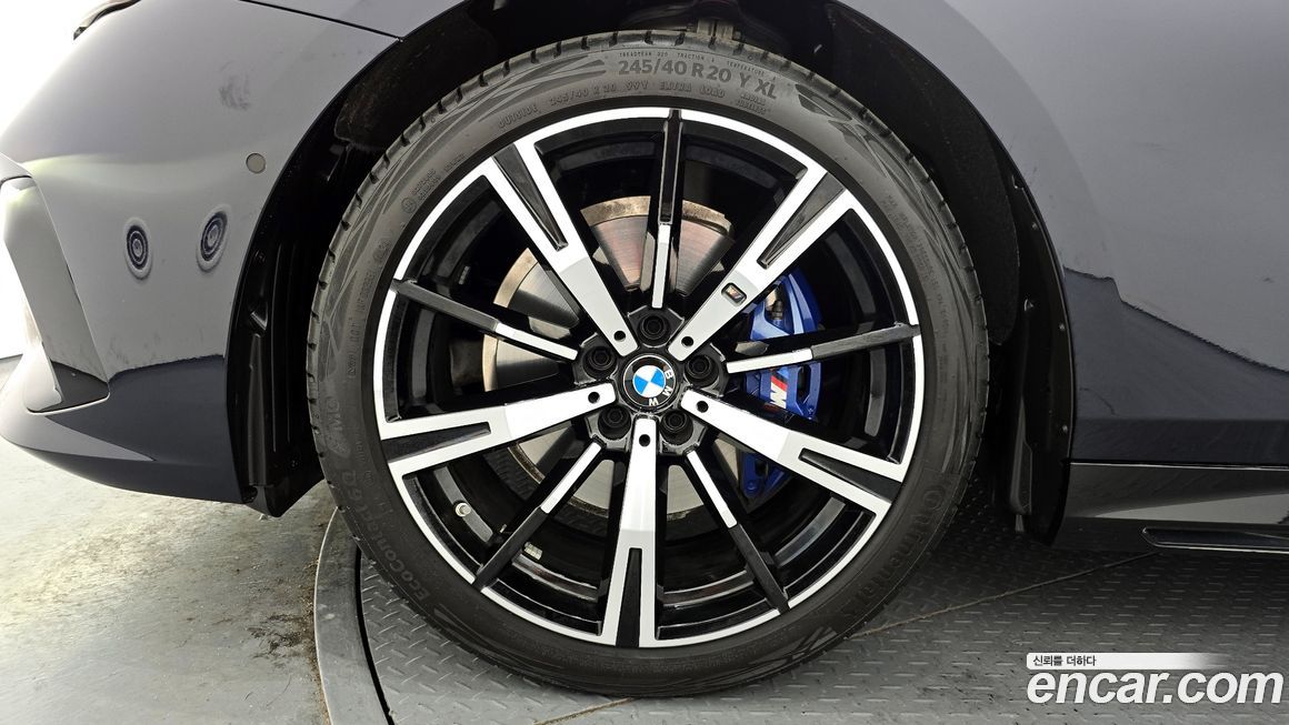 BMW 5-Series 530i xDrive M Sport, 2025