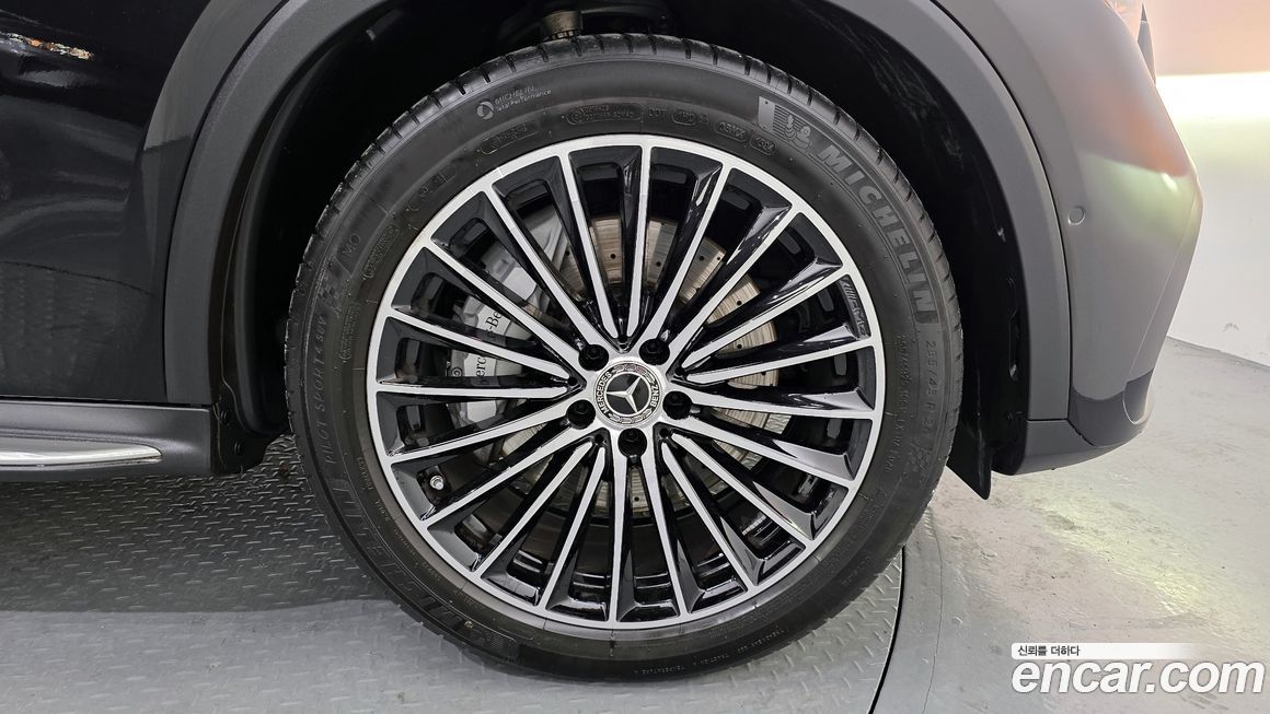 Mercedes-Benz GLC-Class GLC300 4MATIC AMG Line, 2024