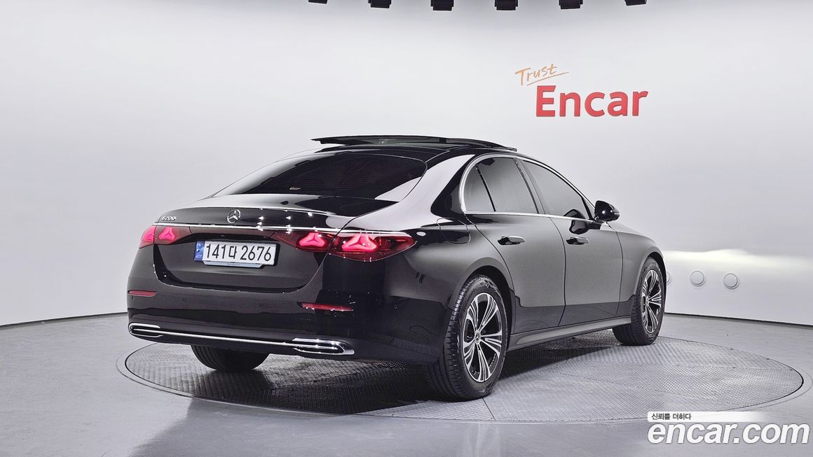 Mercedes-Benz E-Class E200 Avantgarde, 2025