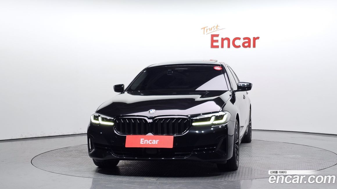 BMW 5-Series 523d Luxury, 2022