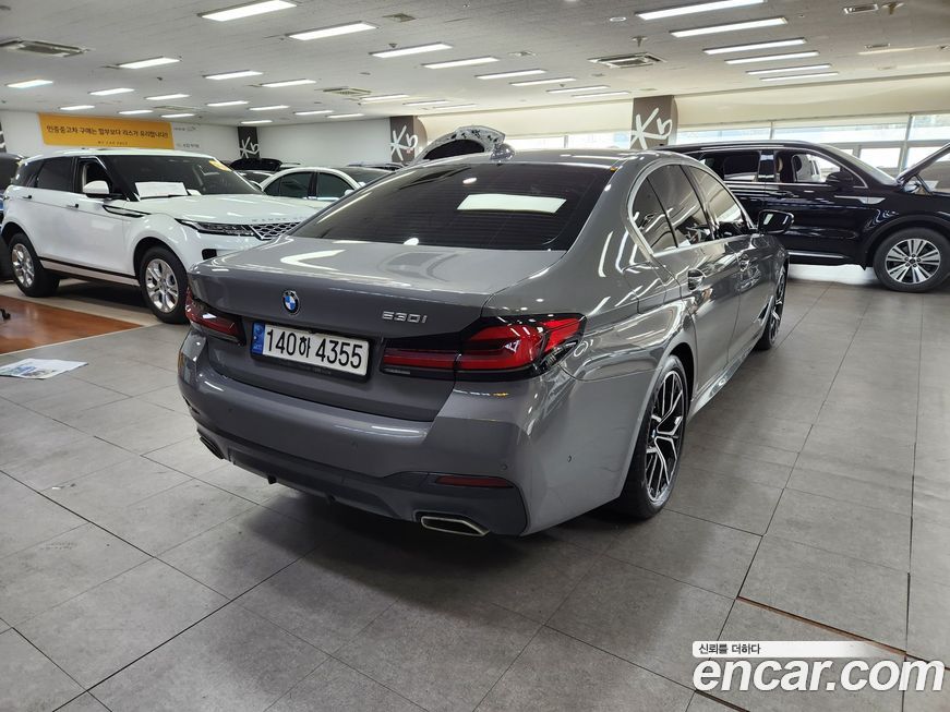 BMW 5-Series 530i M Sport Package, 2022