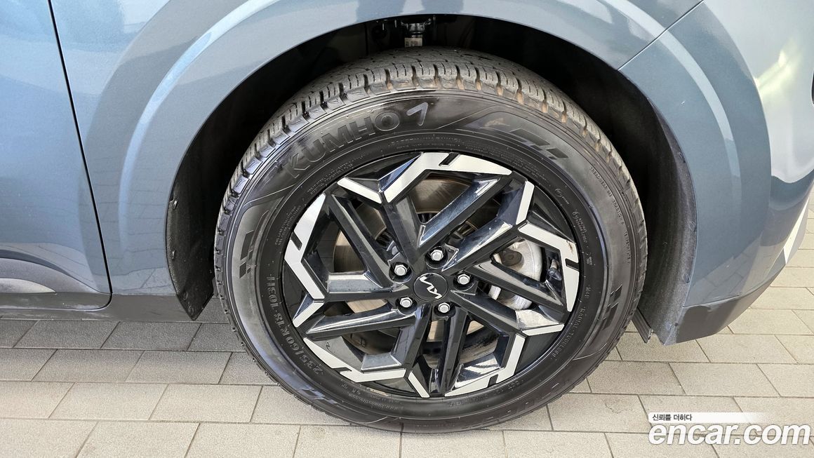 Kia Carnival 9-Seater Prestige, 2024