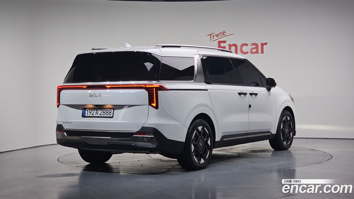 Kia Carnival 9-Seater Signature, 2024